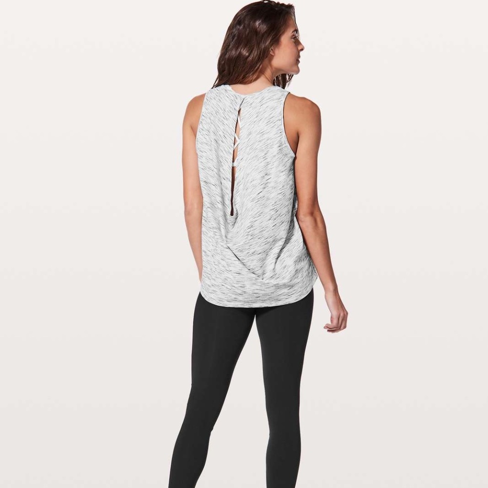 Lululemon tank - Picture 1 of 4